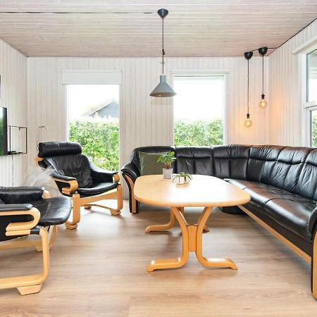 9 Person Holiday Home In Juelsminde Sonderby  エクステリア 写真