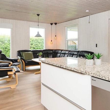 9 Person Holiday Home In Juelsminde Sonderby  エクステリア 写真