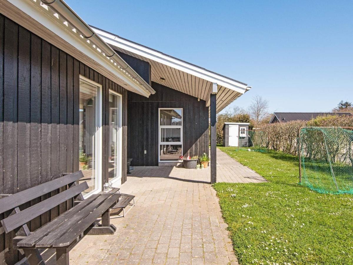 9 Person Holiday Home In Juelsminde Sonderby  エクステリア 写真