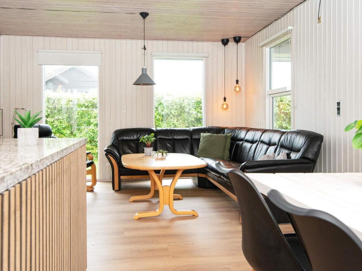 9 Person Holiday Home In Juelsminde Sonderby  エクステリア 写真