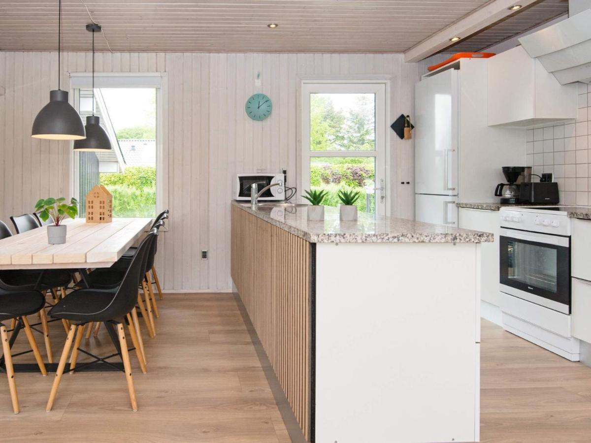 9 Person Holiday Home In Juelsminde Sonderby  エクステリア 写真