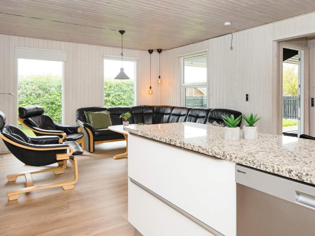 9 Person Holiday Home In Juelsminde Sonderby  エクステリア 写真